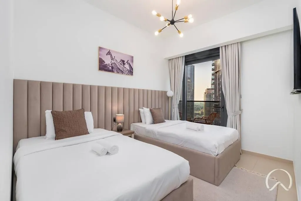 Luxurious 3Br In Act 1 Act 2 With Burj Khalifa View Apartment Dubai